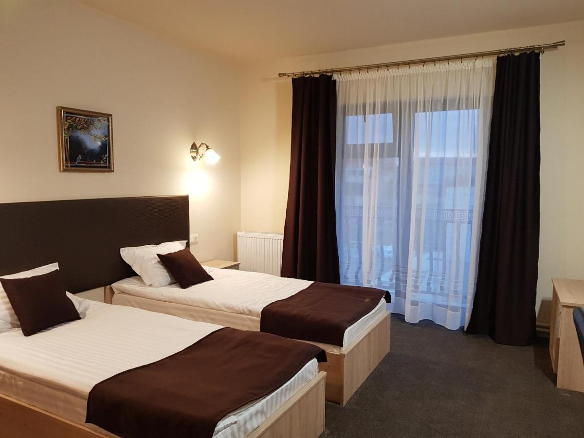 Alba Forum Алба-Юлія Екстер'єр фото